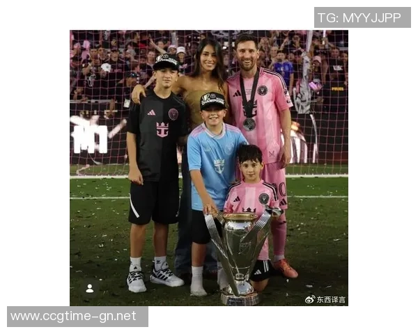 传奇父子的荣耀时刻:贝克汉姆球队首冠,小七惊艳亮相,辣妹风采依旧! 传奇父子的荣耀时刻:贝克汉姆球队首冠,小七惊艳亮相,辣妹风采依旧!