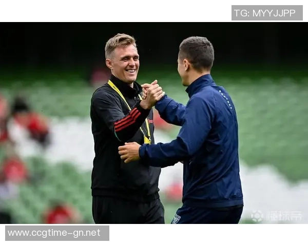 兄弟情深,国家荣耀:弗莱彻的曼联双子星闪耀绿茵 兄弟情深,国家荣耀:弗莱彻的曼联双子星闪耀绿茵